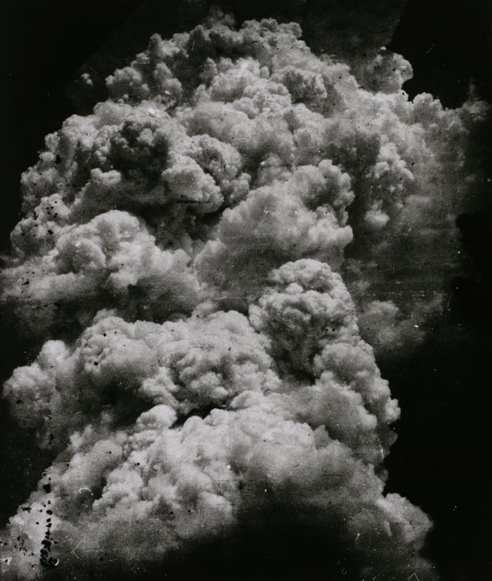 65_Henneman_The Mushroom Cloud - Less than 20 minutes after the explosion, 1945 -Â® Toshio Fukada_700.jpg