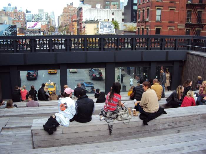 68_Hoogeboom_Highline NYC, een podium met kijk op de stad.jpg