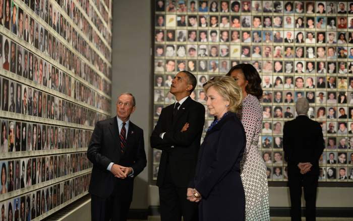 68_Adriaenssens_Barak Obama en de Clintons in het 9_11 Memorial Museum -Â® AFP PHOTO_Jewel Samad_Getty Images.jpg