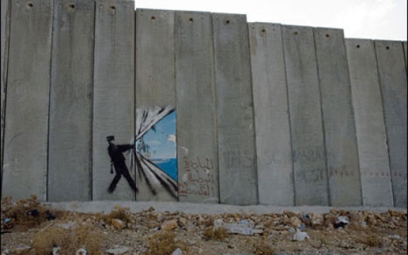 71_decauter_guerrilla-art-palestine-wall-banksy.jpg