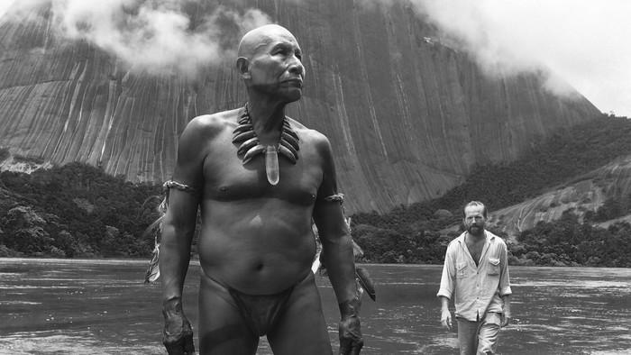 72_willem_the-new-film-embrace-of-the-serpent-conjures-a-forgotten-indigenous-vision-of-the-amazon-1452186262-crop_mobile.jpg